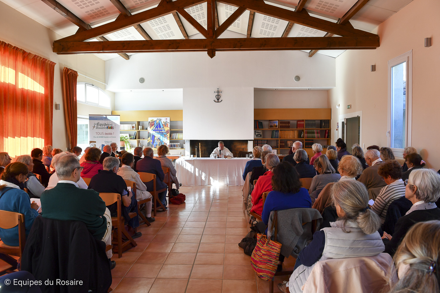 UN RASSEMBLEMENT FRATERNEL DANS UN LIEU PAISIBLE À CÔTÉ DE LAMBESC